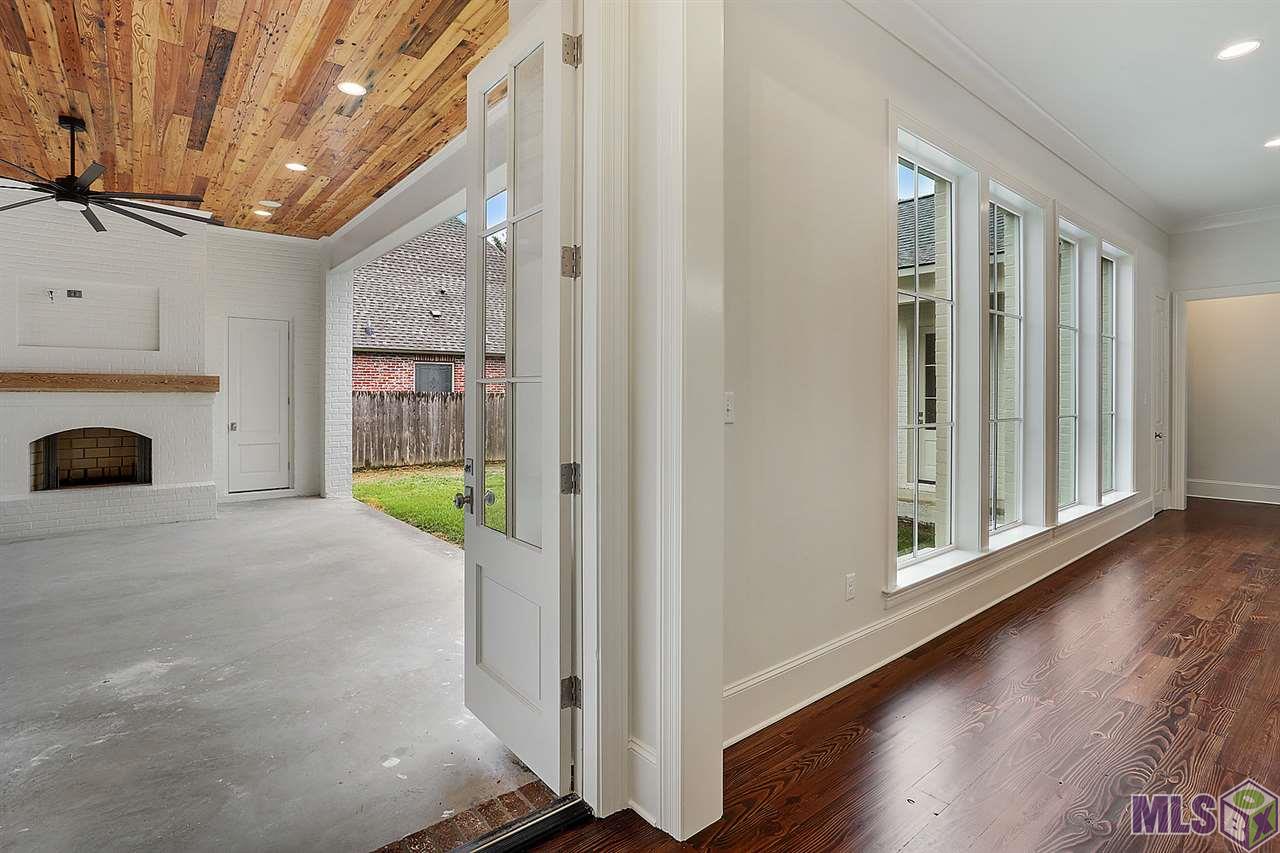 9338 Pieta Lane Baton Rouge, LA 70809 - Photo 3 of 17 Gallery Image 3
