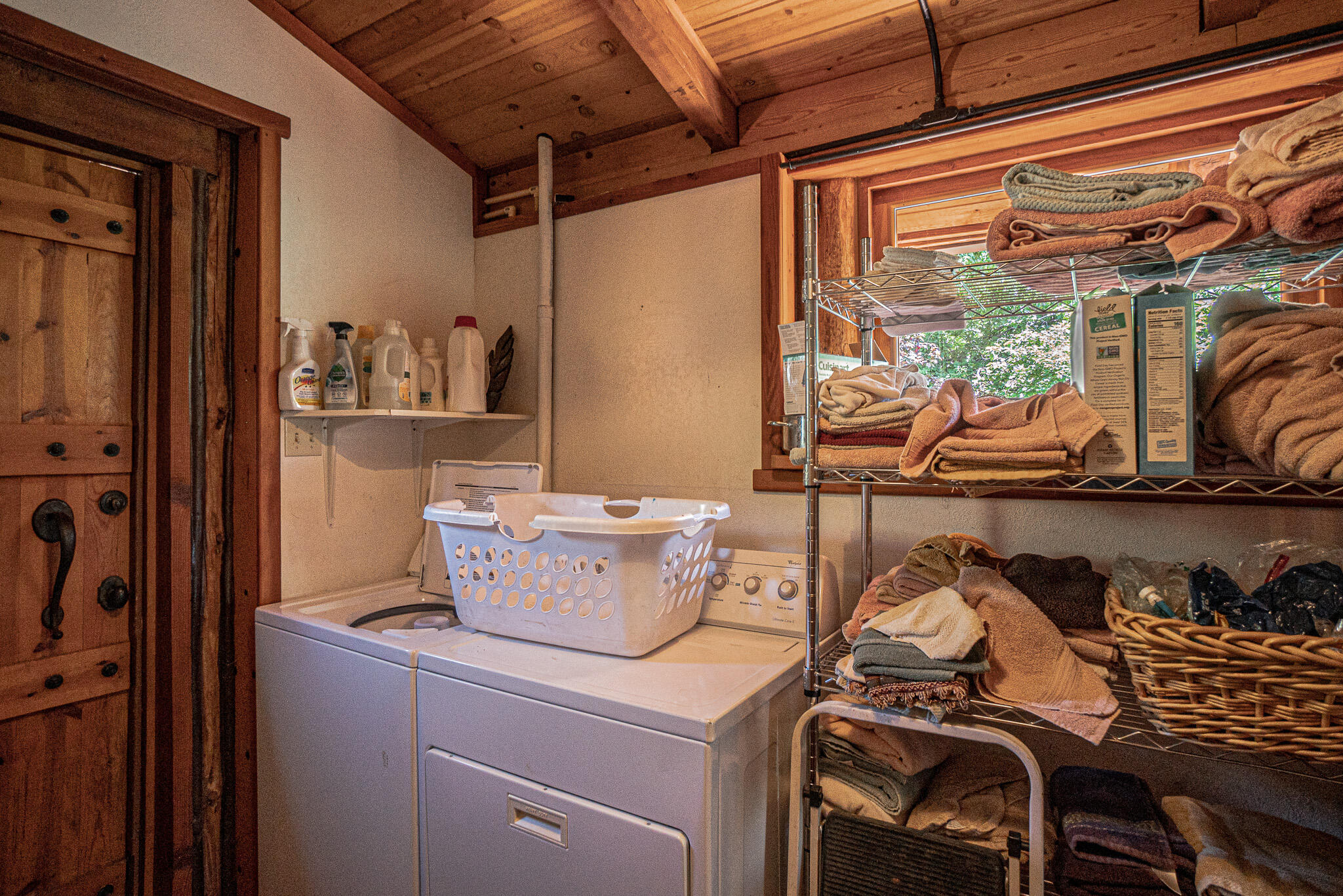 2909 Dead Indian Memorial Road Ashland, OR 97520 - Photo 12 of 75 Main House Laundry Room