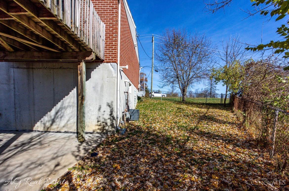 8925 Pippin Road Cincinnati, OH 45251 - Photo 27 of 30