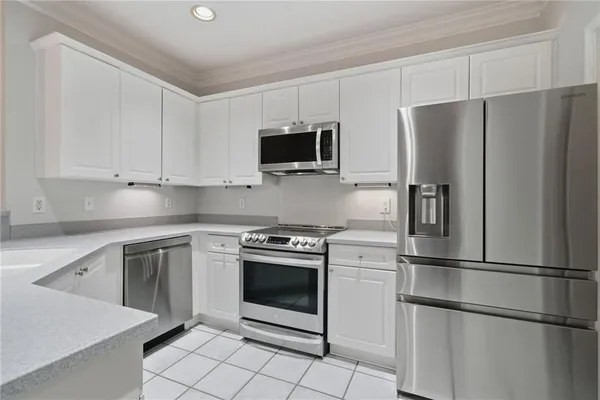 $2,000 | 2400 Cumberland Parkway Southeast, Unit 614, Atlanta, GA 30339