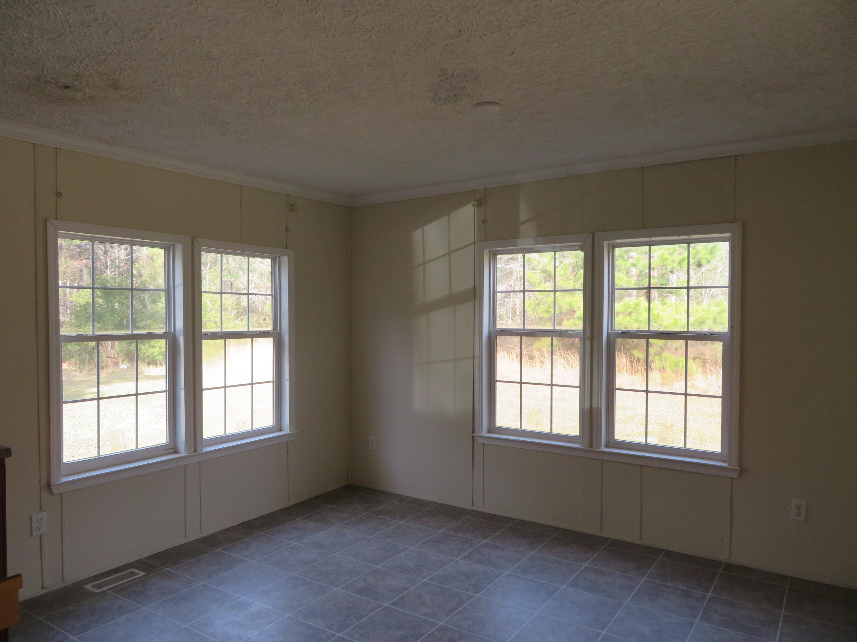 75 Hydrick Road Ruffin, SC 29475 - Photo 9 of 23 Dining