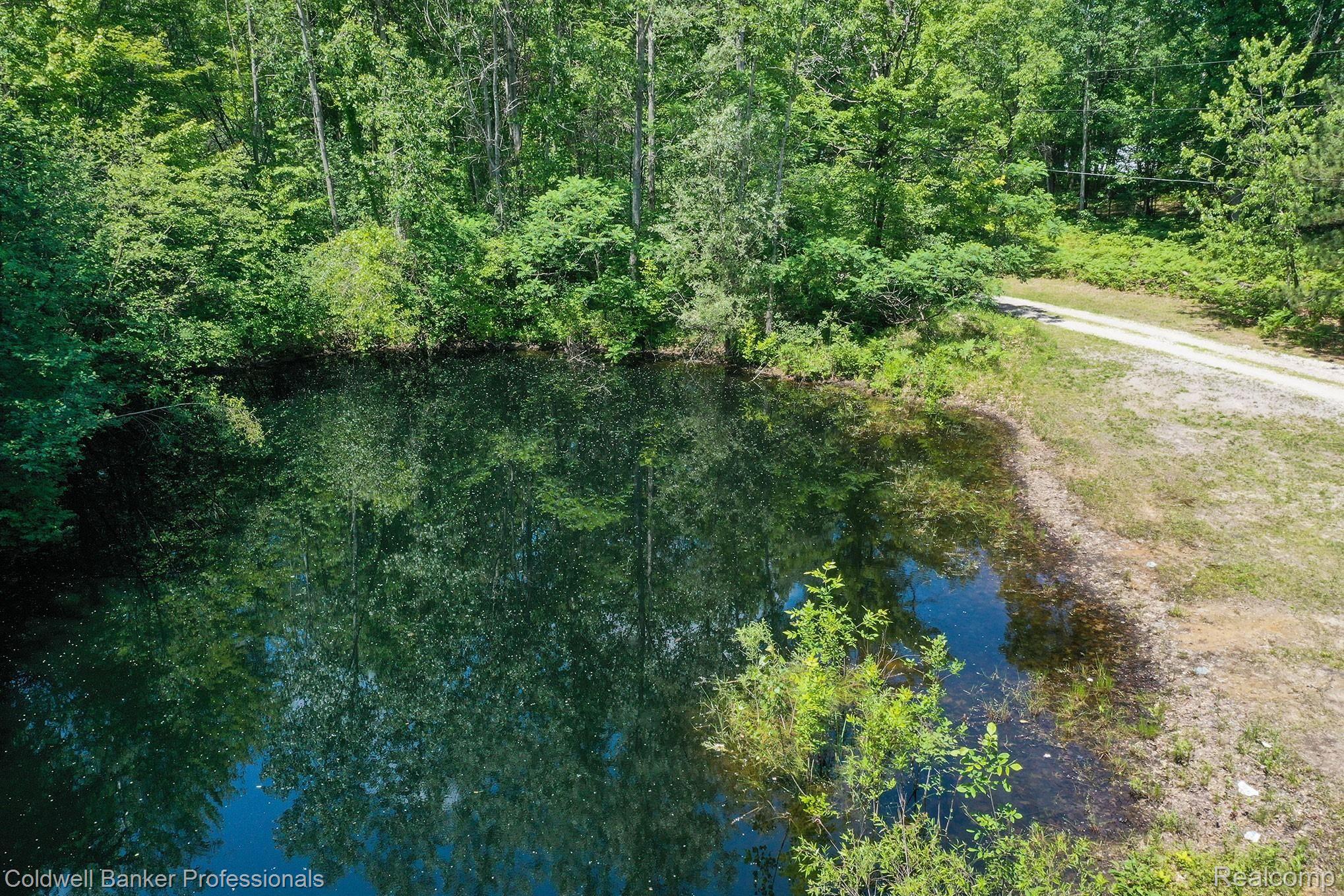 2375 South 5 Mile Road Midland, MI 48640 - Photo 27 of 34 64CC11CD761B406F962851FFDFCE8209.jpg
