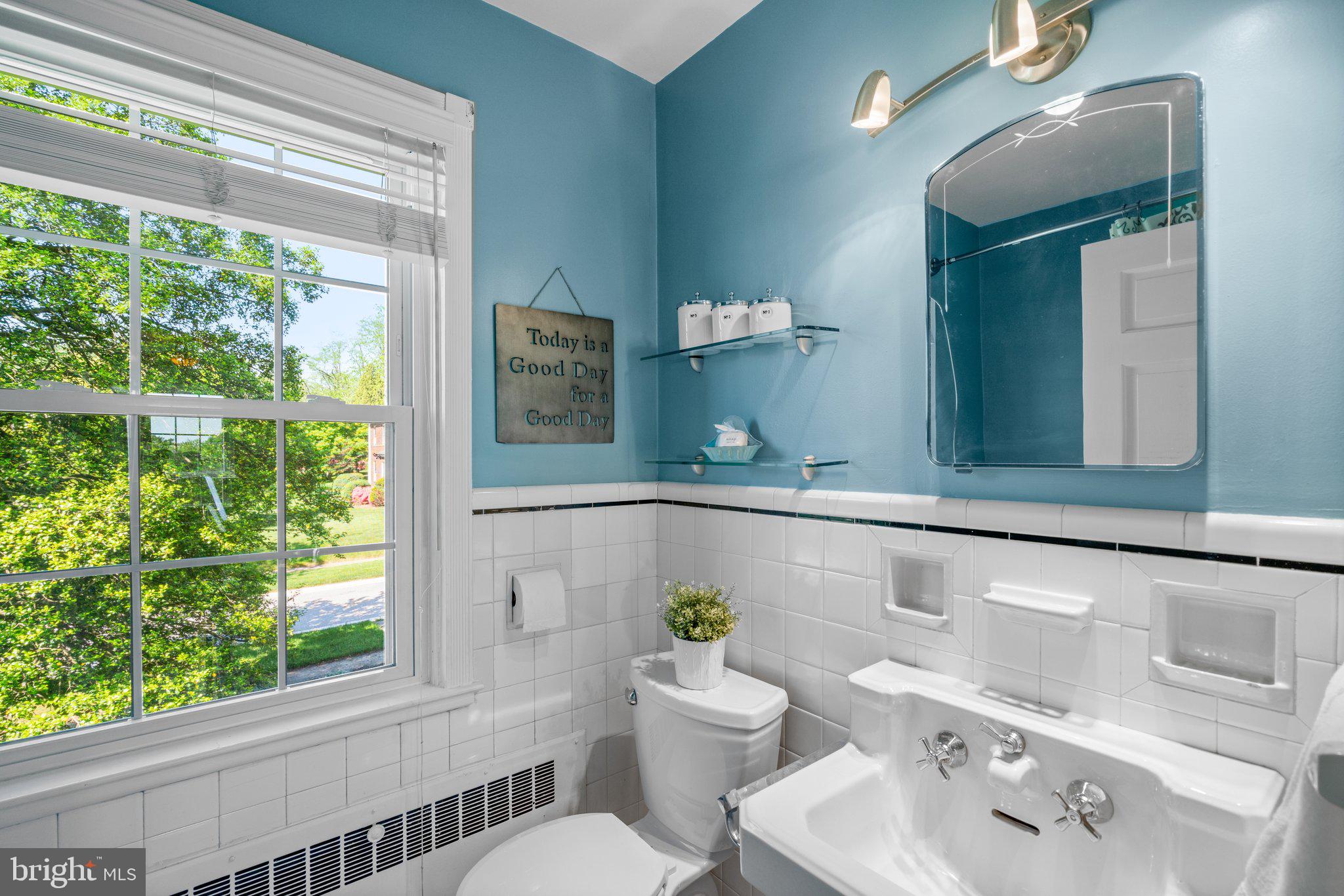 33 Overbrook Road Catonsville, MD 21228 - Photo 24 of 55 Updated hall bath