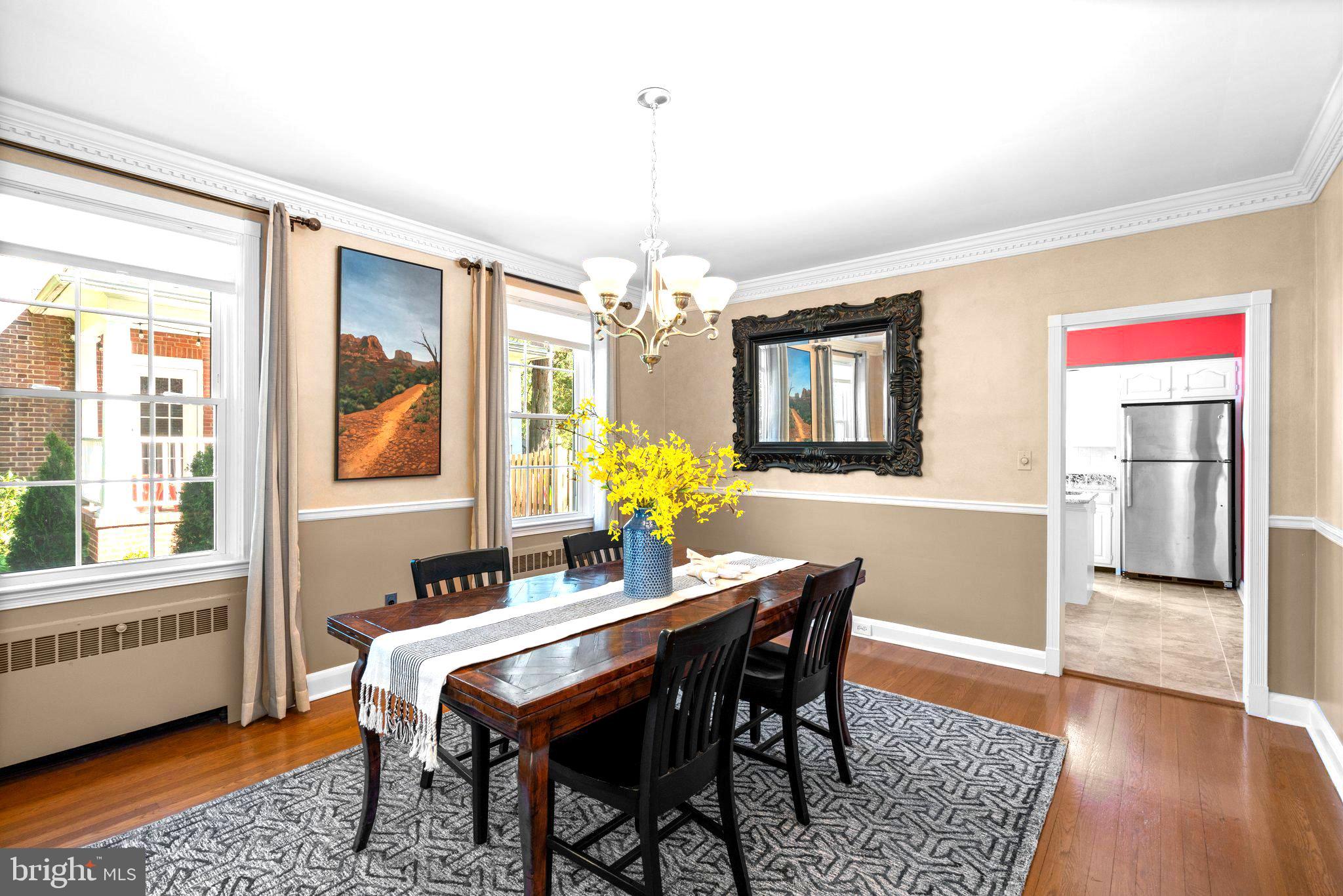 33 Overbrook Road Catonsville, MD 21228 - Photo 8 of 55 Dental molding and updated lighting