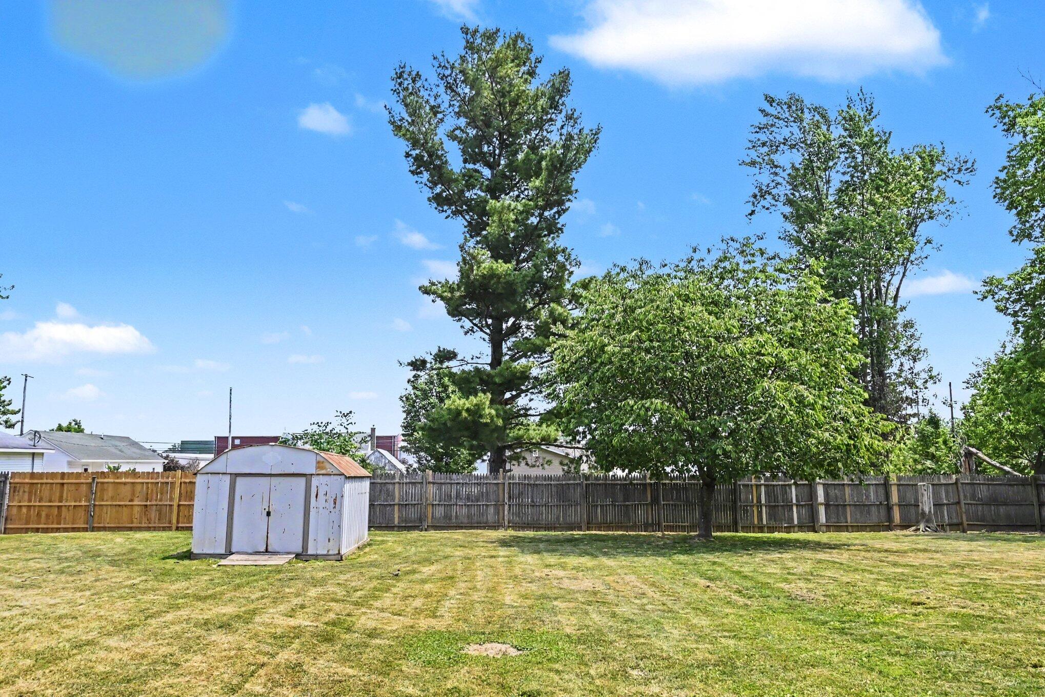1011 State Street Adrian, MI 49221 - Photo 23 of 37 024_file_7911