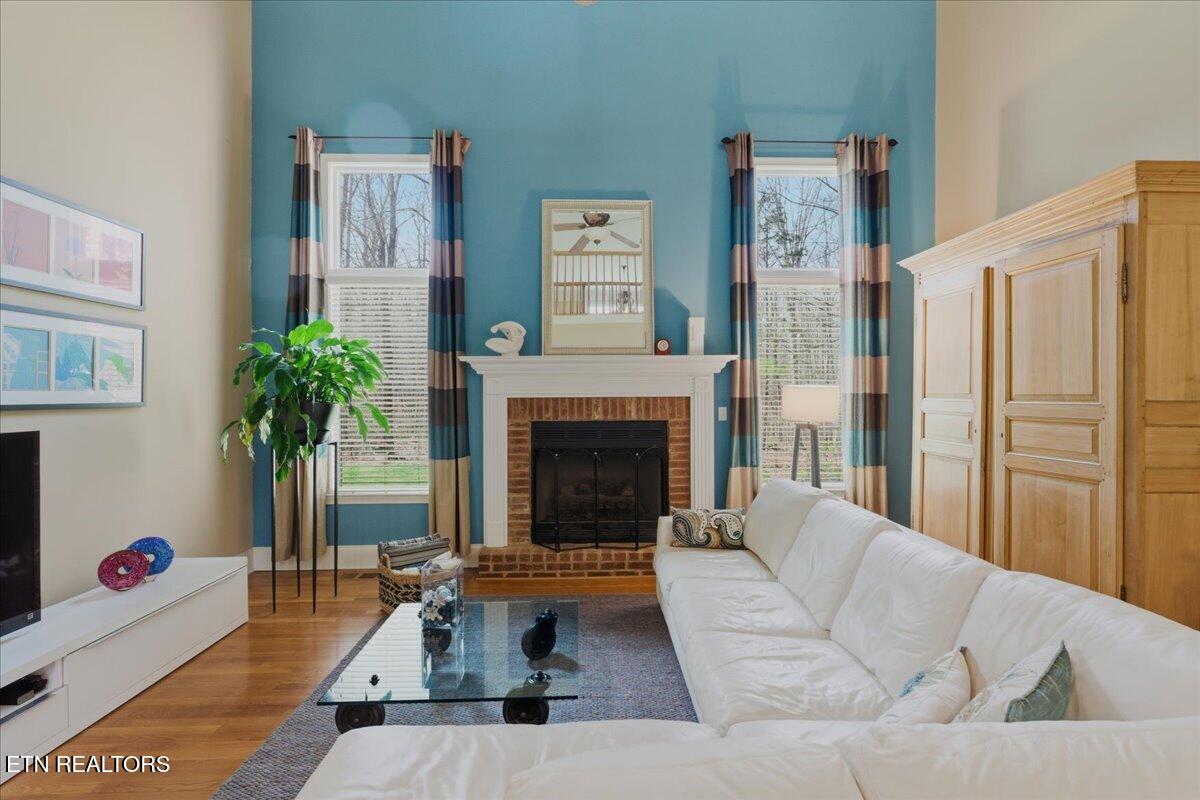 213 Andorra Lane Clinton, TN 37716 - Photo 20 of 60 08-Living Room