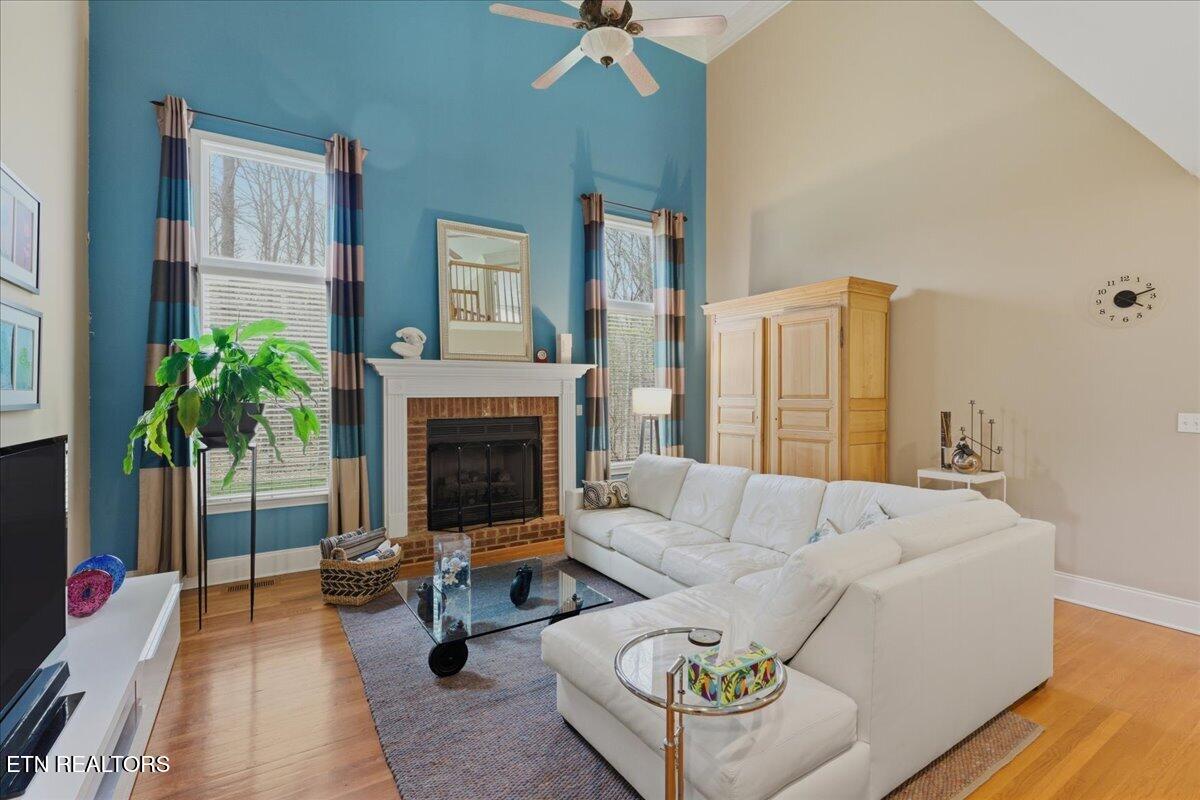 213 Andorra Lane Clinton, TN 37716 - Photo 22 of 60 10-Living Room