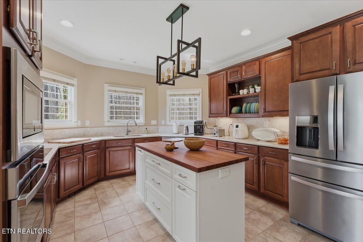 213 Andorra Lane Clinton, TN 37716 - Photo 23 of 60 11-Kitchen