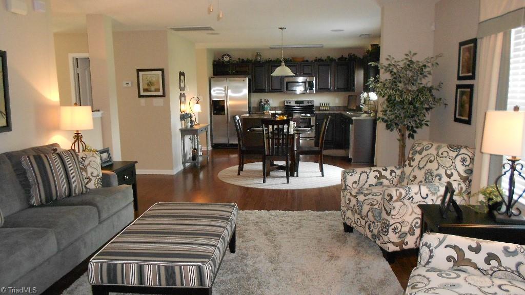 3243 Grandview Club Road Pfafftown, NC 27040 - Photo 2 of 16 Gallery Image 2