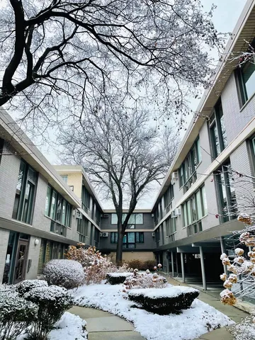 $1,950 | 1044 Ontario Street, Unit 2C, Oak Park, IL 60302