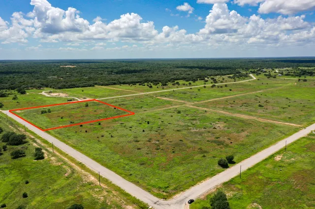 a view of a tennis court