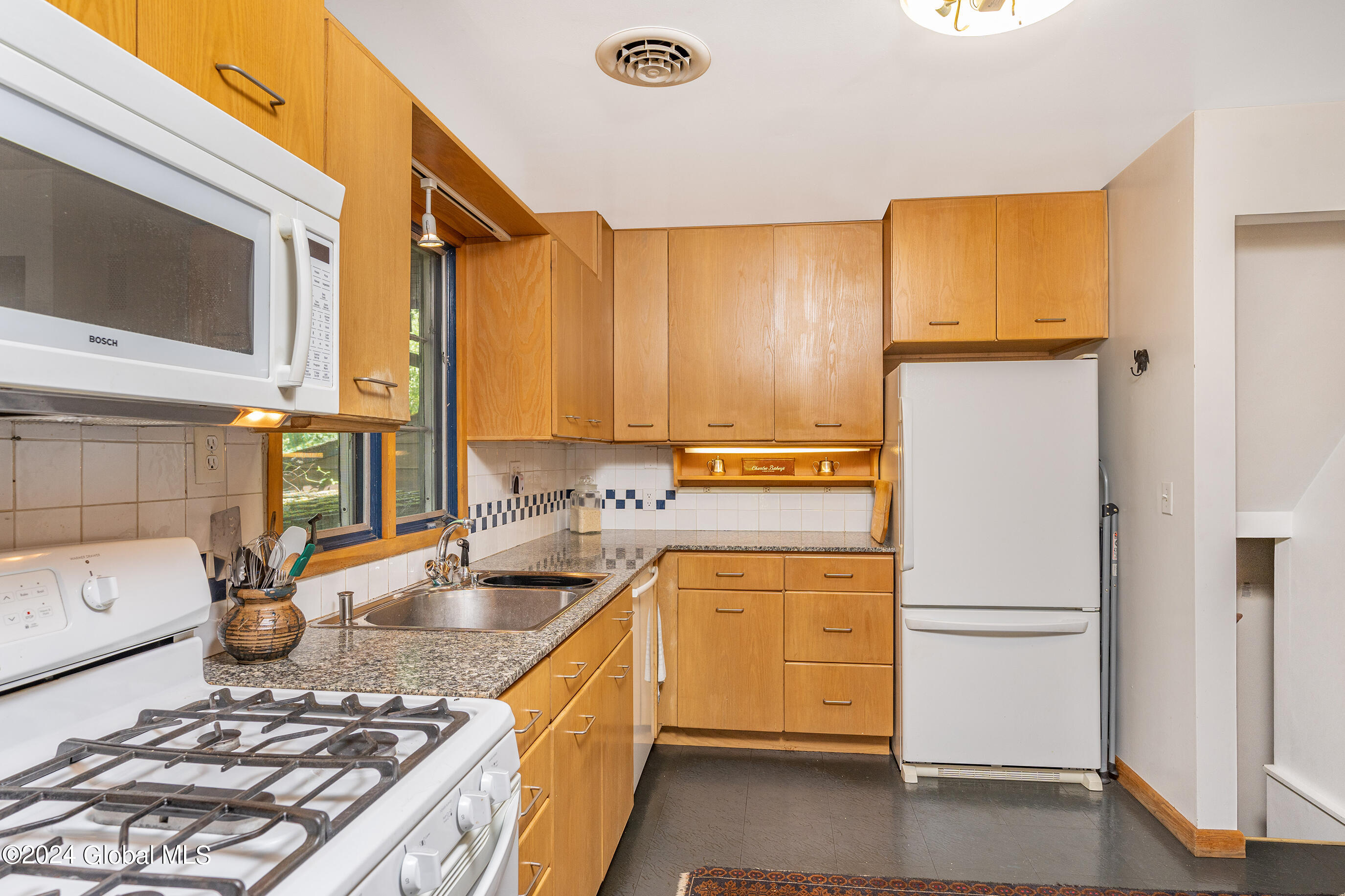 101 Darroch Road Bethlehem, NY 12054 - Photo 12 of 35 015-101-Darroch-Rd