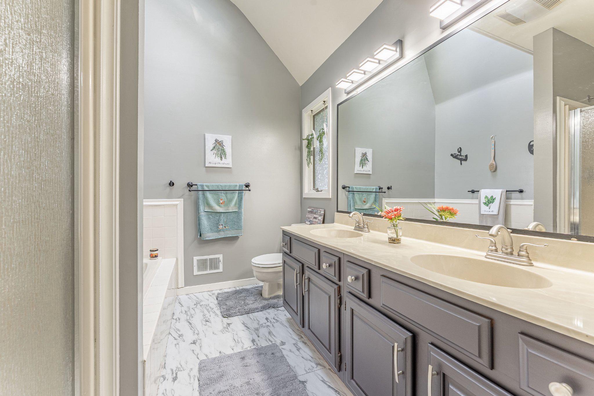 125 Dowlin Forge Road Downingtown, PA 19335 - Photo 40 of 79 Primary Bathroom