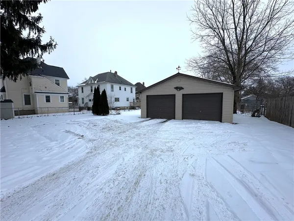 $950 | 32 Lake Avenue, Auburn, NY 13021