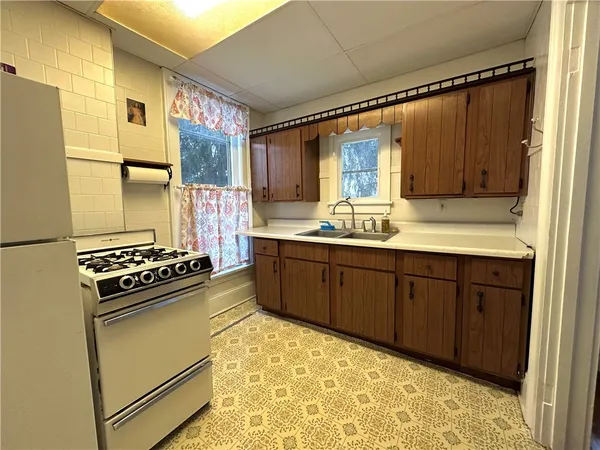 $950 | 32 Lake Avenue, Auburn, NY 13021