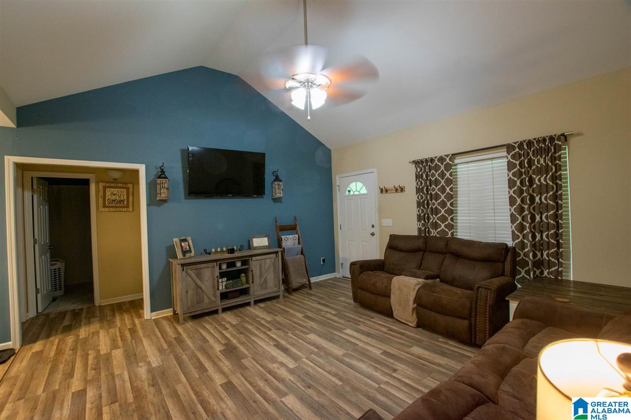 296 Briarfield Road Warrior, AL 35180 - Photo 7 of 34