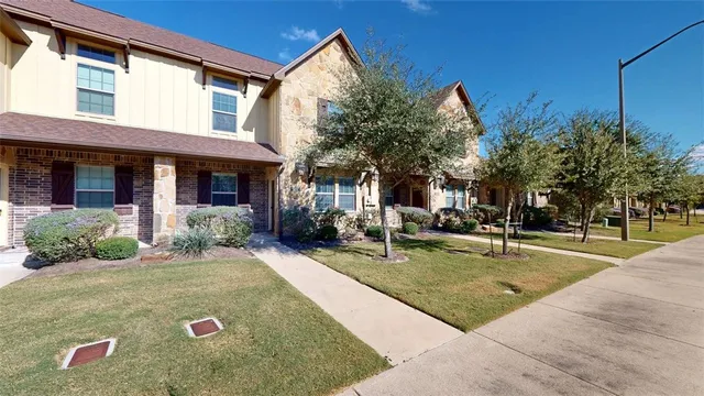 a view of a house with entertaining space