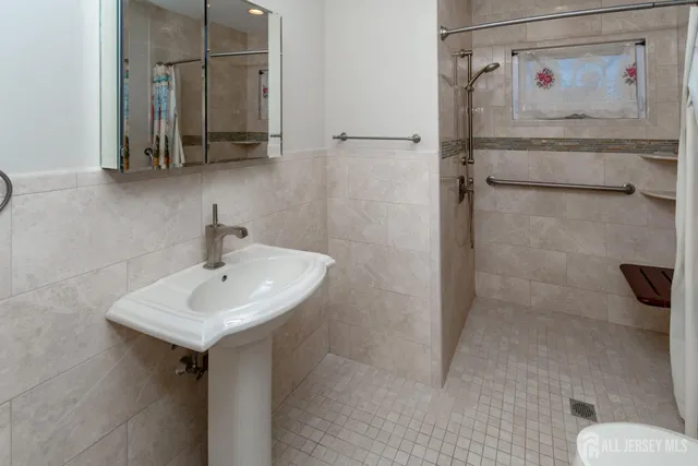 $499,000 | 18 Andover Road, Old Bridge, NJ 08857