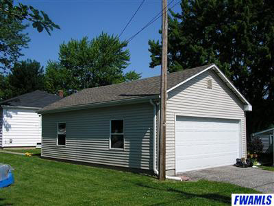 725 Cleveland Street Decatur, IN 46733 - Photo 2 of 8