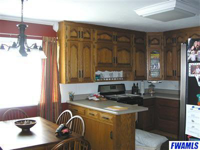725 Cleveland Street Decatur, IN 46733 - Photo 3 of 8