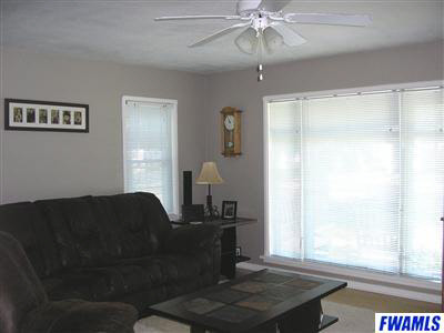 725 Cleveland Street Decatur, IN 46733 - Photo 4 of 8