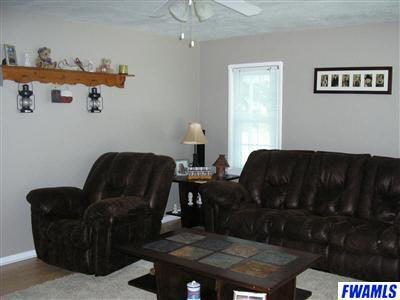 725 Cleveland Street Decatur, IN 46733 - Photo 5 of 8