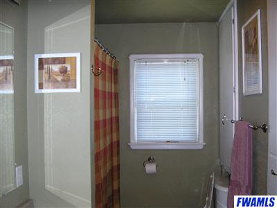 725 Cleveland Street Decatur, IN 46733 - Photo 6 of 8