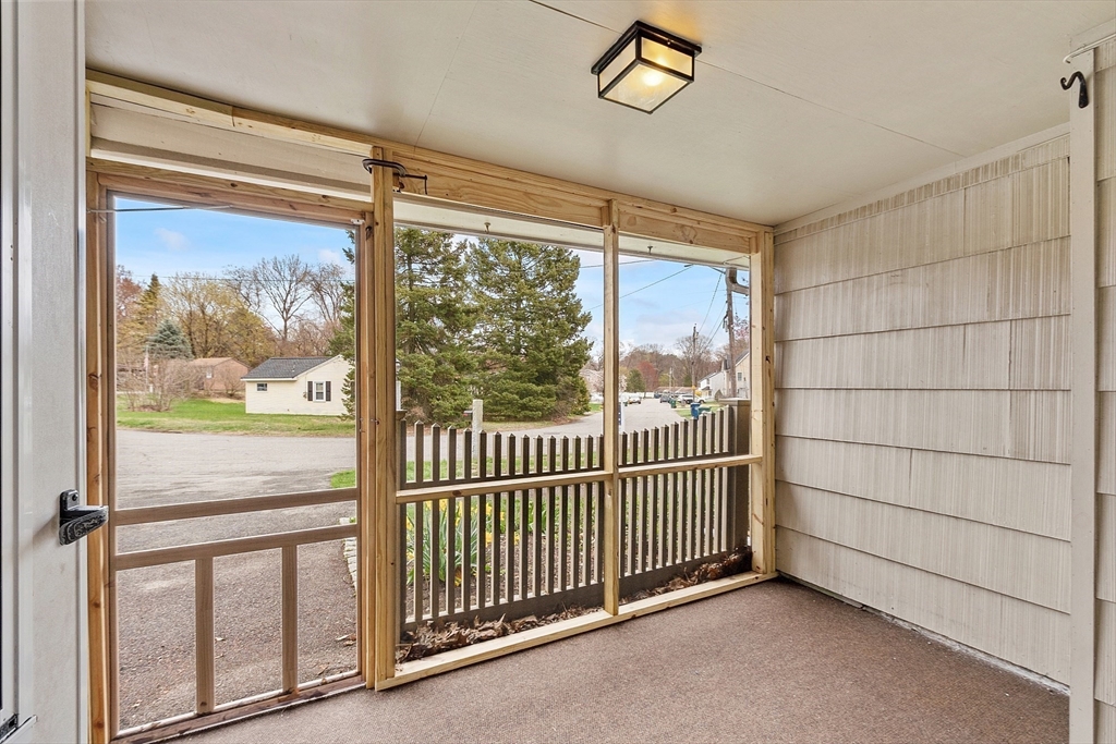 40 Elizabeth Road Billerica, MA 01821 - Photo 3 of 42