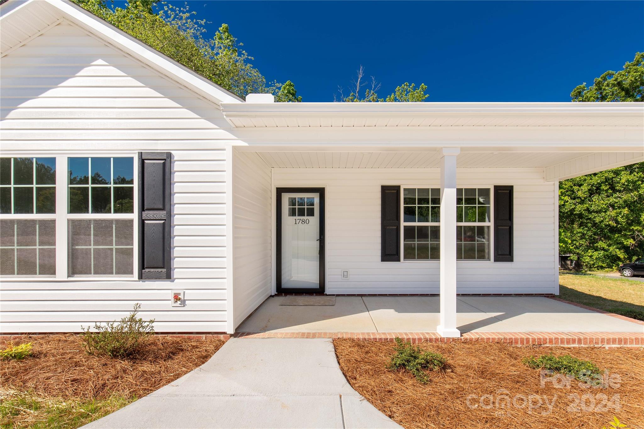 1780 Airport Road Lancaster, SC 29720 - Photo 5 of 26 a house with a windows