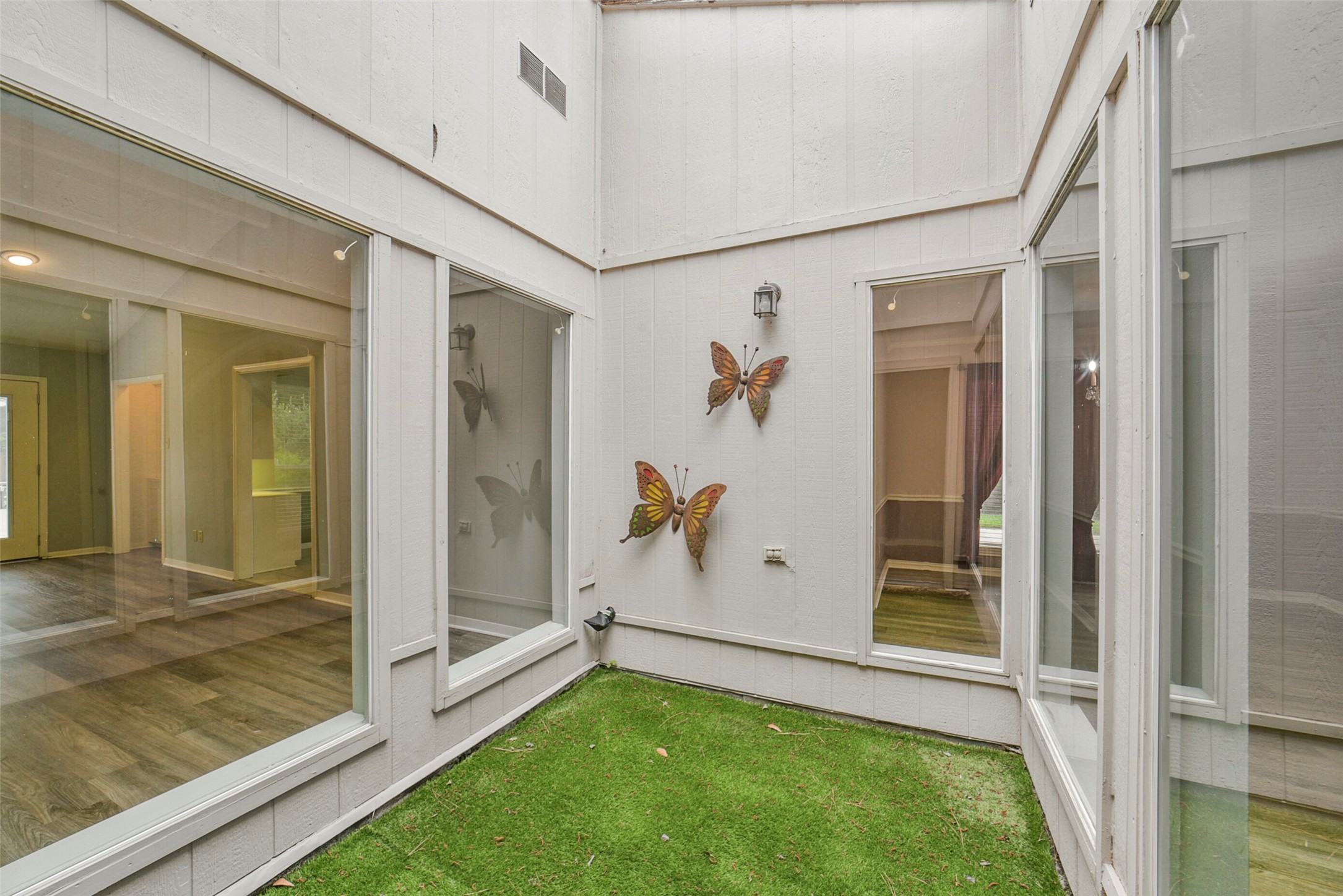 8343 Waynemer Way Houston, TX 77040 - Photo 19 of 38 Atrium, great for plants