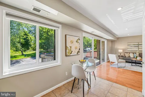 $240,000 | 3220 South 28th Street, Unit 304, Alexandria, VA 22302