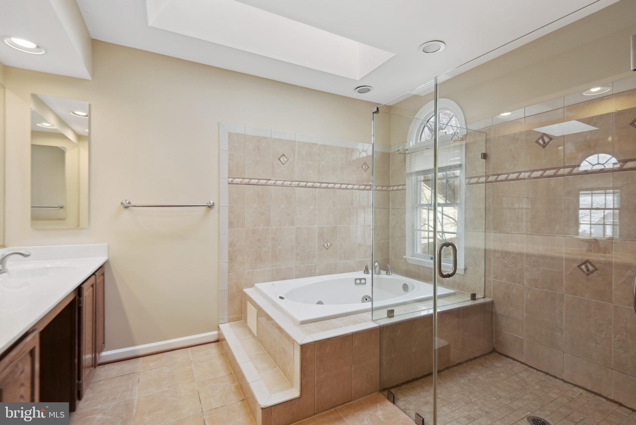 18102 Glover Court Accokeek, MD 20607 - Photo 34 of 68 Primary Bathroom