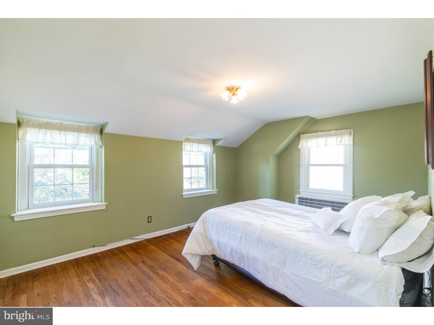 83 Lownes Lane Springfield, PA 19064 - Photo 13 of 21 Bedroom - Main