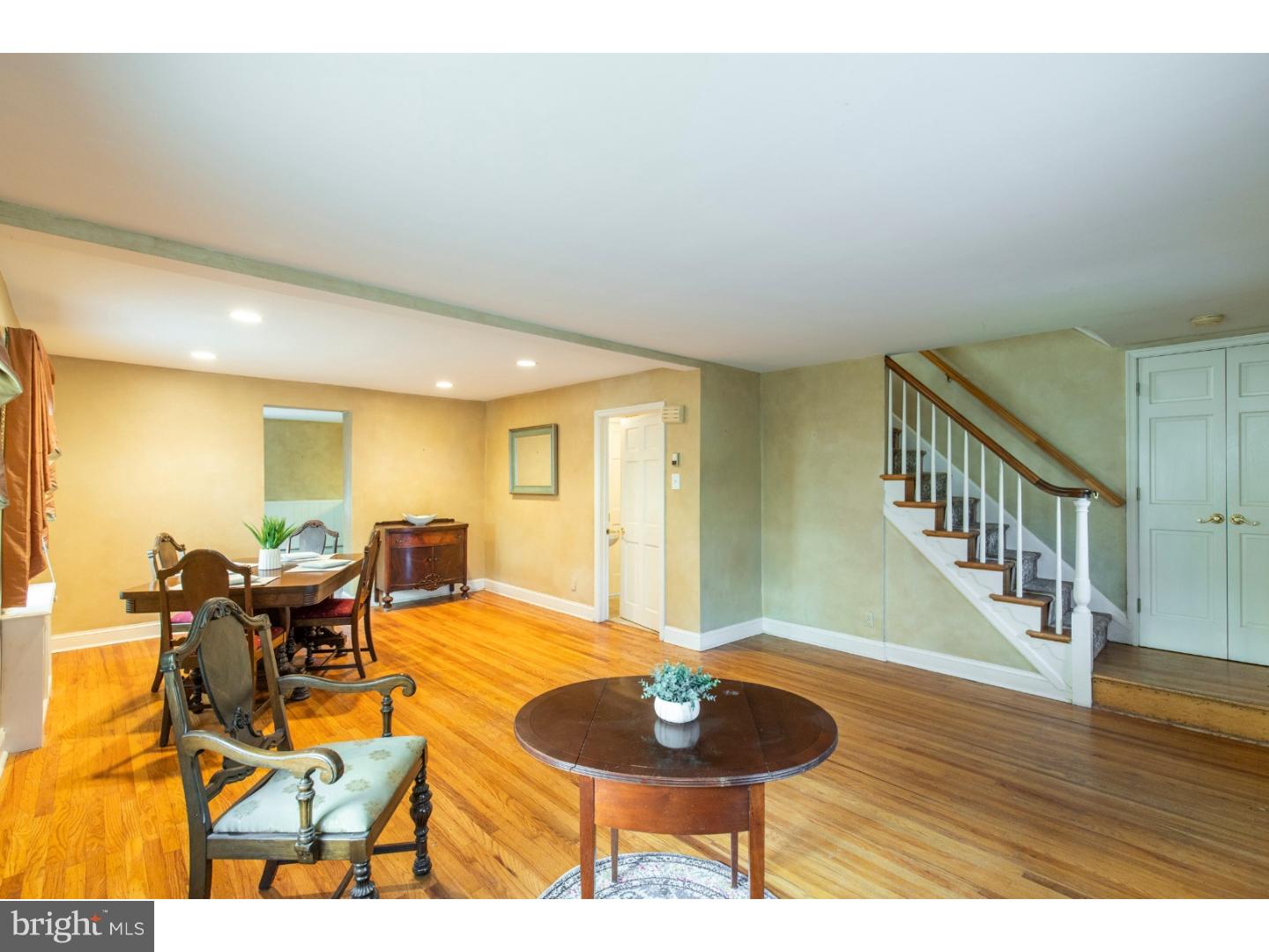 83 Lownes Lane Springfield, PA 19064 - Photo 6 of 21 Living Room