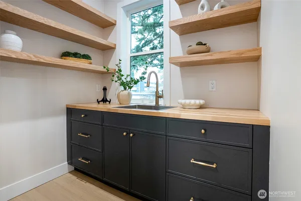 $1,584,000 | 18607 104th Avenue Northeast, Unit B, Bothell, WA 98011