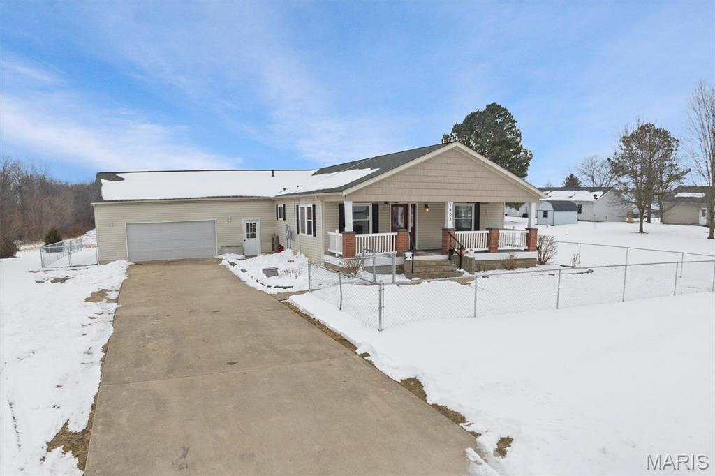 1908 Ridge Avenue Greenville, IL 62246 - Photo 2 of 36