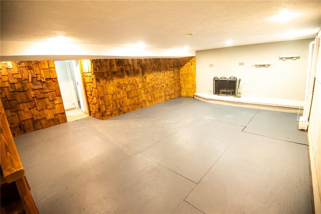 47 Grubbs Road Cheswick, PA 15024 - Photo 15 of 22 a view of an empty room