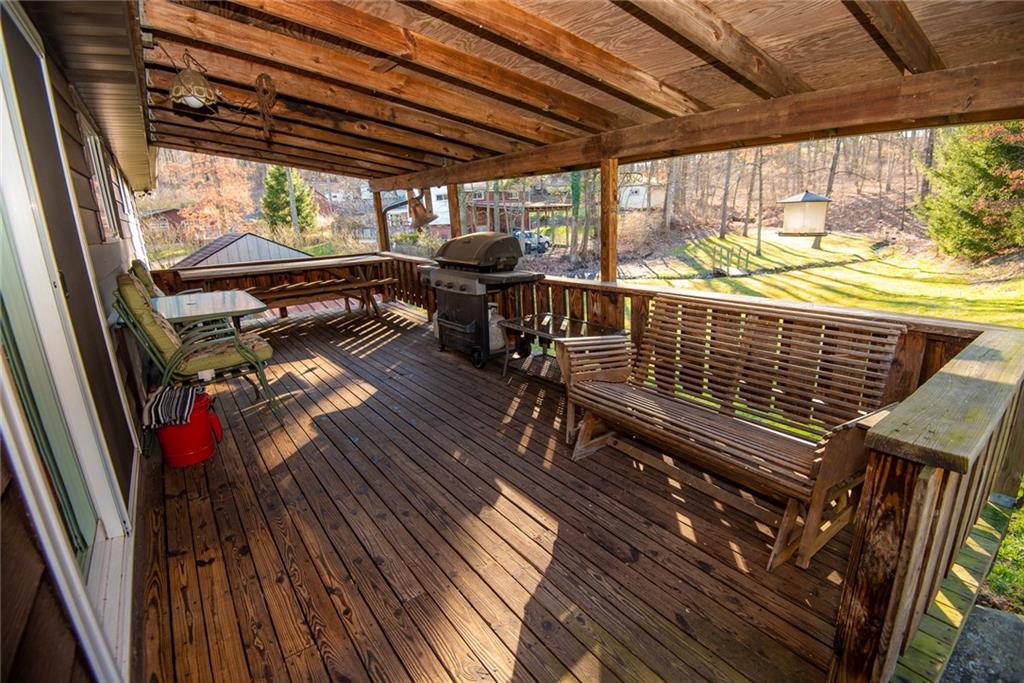 47 Grubbs Road Cheswick, PA 15024 - Photo 19 of 22 a view of a balcony with wooden floor