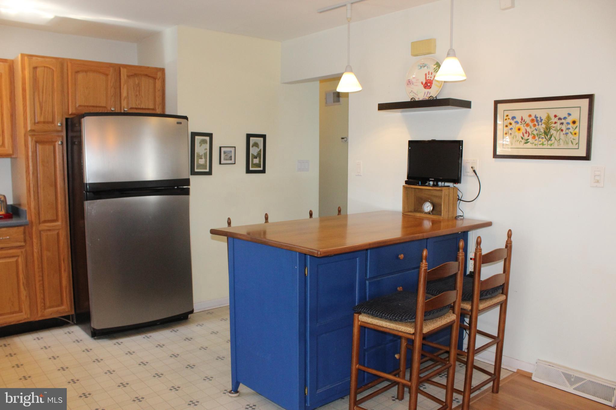 328 Longmeadow Road Lancaster, PA 17601 - Photo 12 of 38 Kitchen