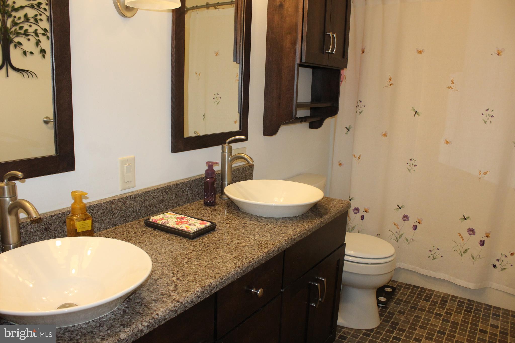 328 Longmeadow Road Lancaster, PA 17601 - Photo 25 of 38 Upper Bath