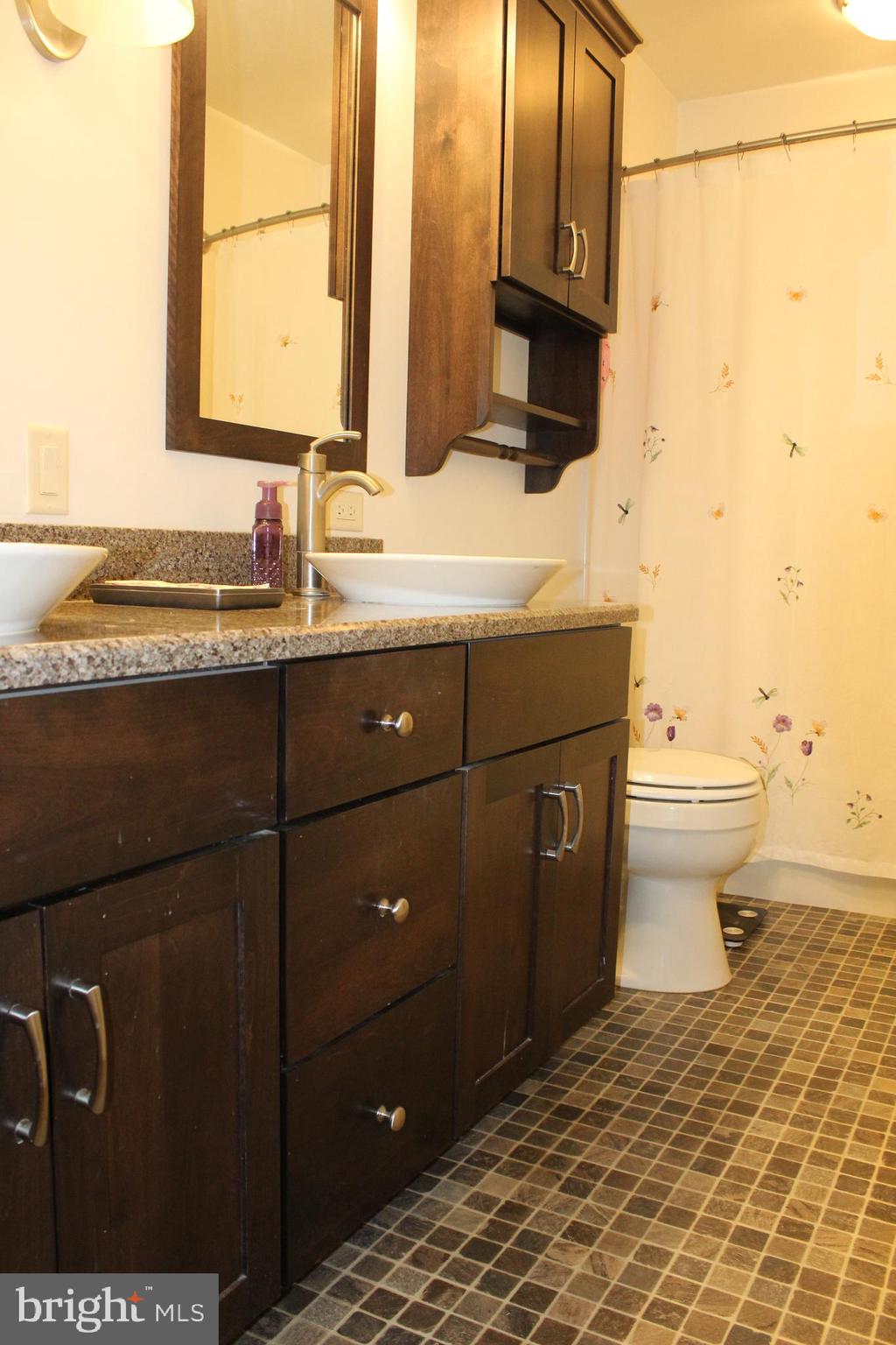 328 Longmeadow Road Lancaster, PA 17601 - Photo 26 of 38 Upper Bath