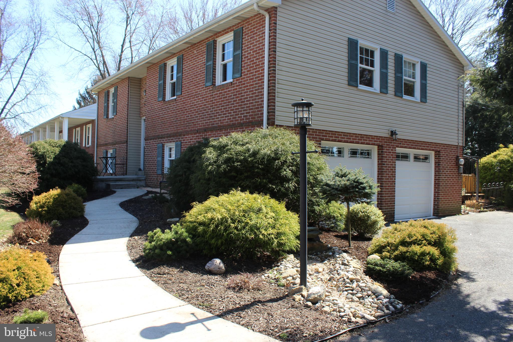 328 Longmeadow Road Lancaster, PA 17601 - Photo 36 of 38 Side