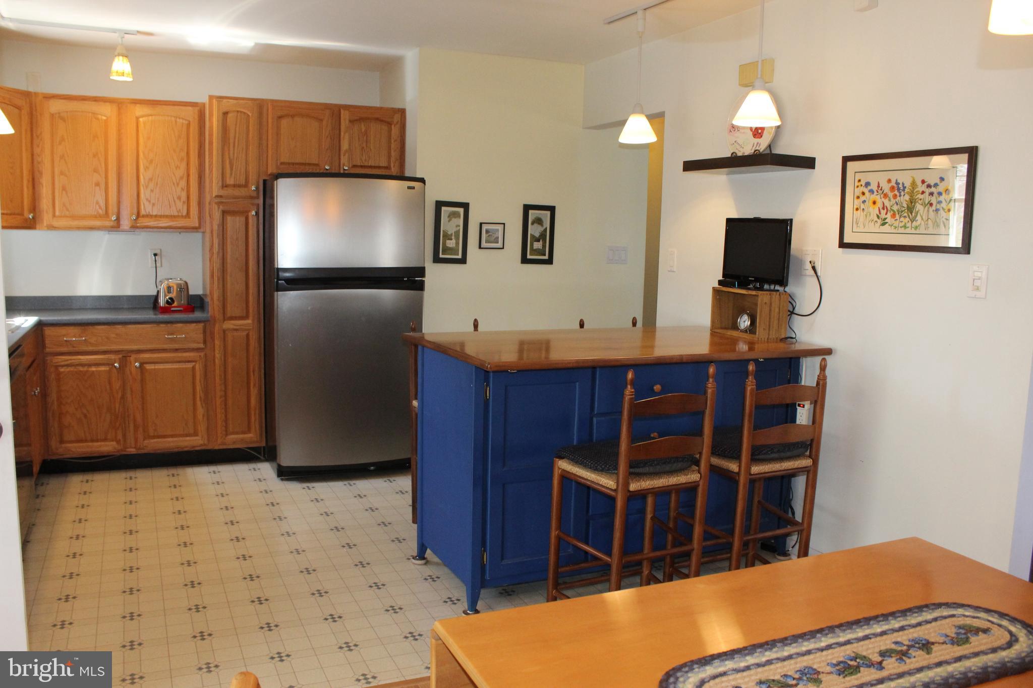 328 Longmeadow Road Lancaster, PA 17601 - Photo 10 of 38 Kitchen