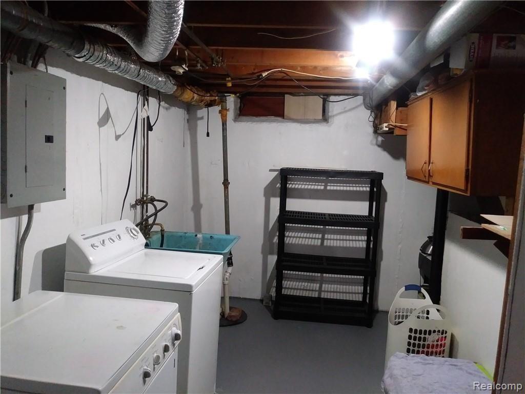 1429 Ridge Road Ypsilanti, MI 48198 - Photo 24 of 28 20181028_185440.jpg