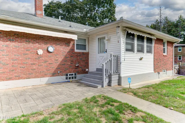 $342,500 | 135 Cherry Avenue, Bethlehem, NY 12054