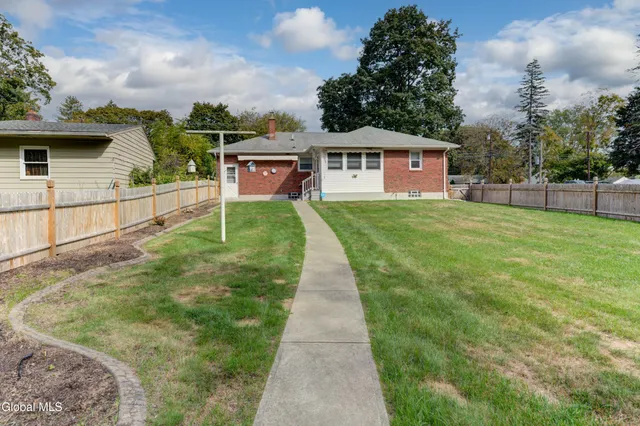 $342,500 | 135 Cherry Avenue, Bethlehem, NY 12054