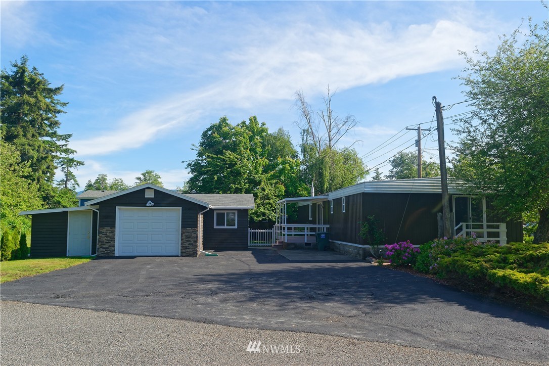2586 Finkbonner Road Bellingham, WA 98226 - Photo 1 of 25 Gallery Image 1