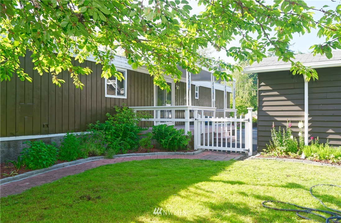 2586 Finkbonner Road Bellingham, WA 98226 - Photo 2 of 25 Gallery Image 2