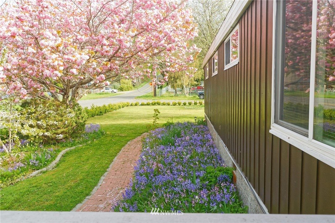 2586 Finkbonner Road Bellingham, WA 98226 - Photo 10 of 25 Gallery Image 10