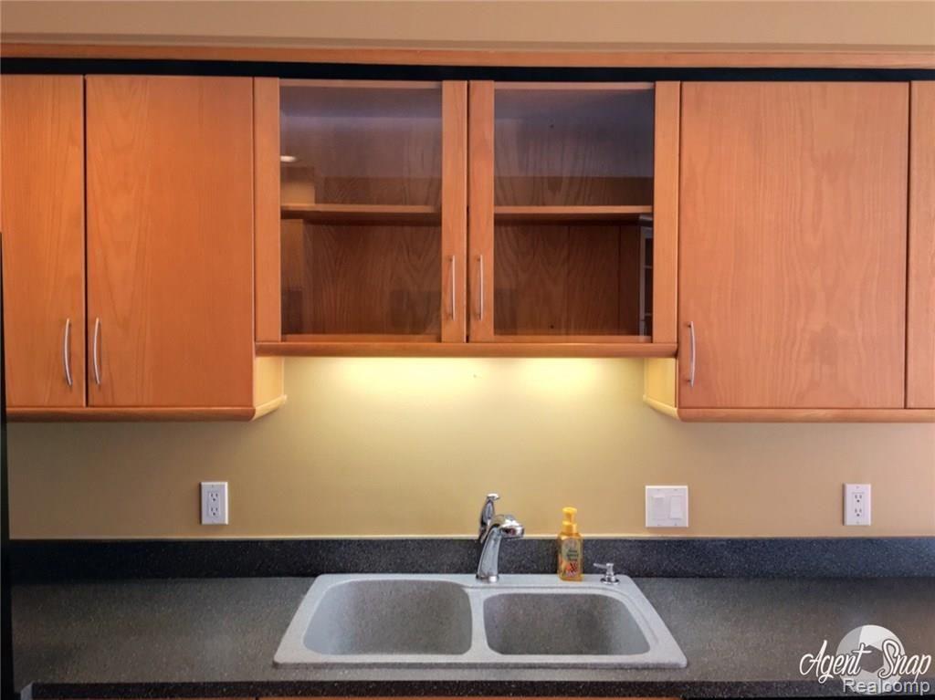 2565 Brilliance Rochester Hills, MI 48309 - Photo 17 of 63